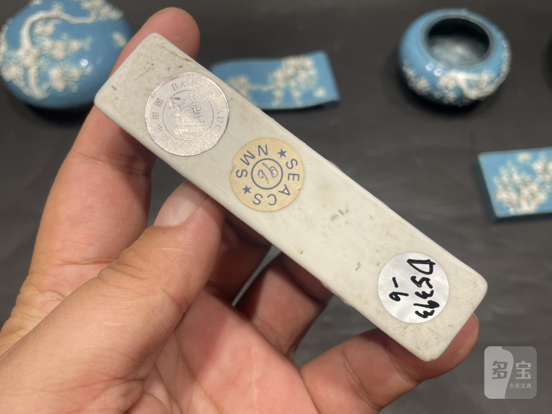 清中期 炉钧釉堆塑梅花文房一组6件 - 图6